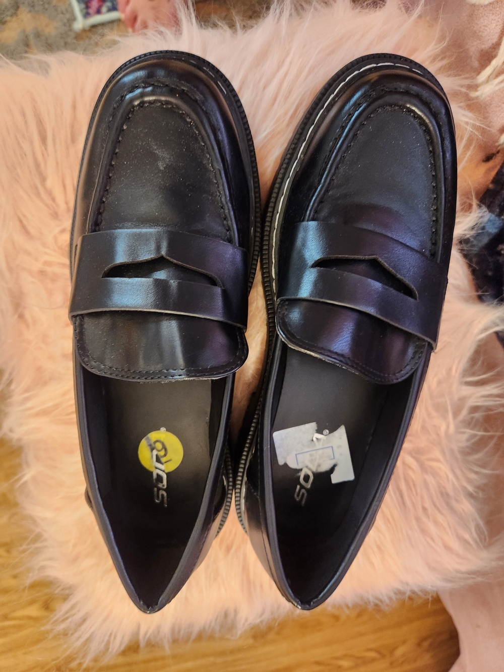 Like New Women's Soda Penny Loafers